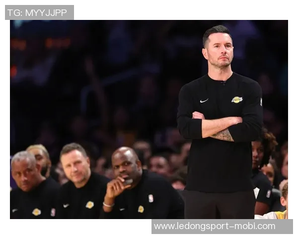 雷迪克应及时喊暂停调整战术雄鹿有字母支撑季后赛前景乐观